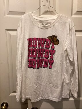 Womens White Long-Sleeve "Howdy" Graphic Tee